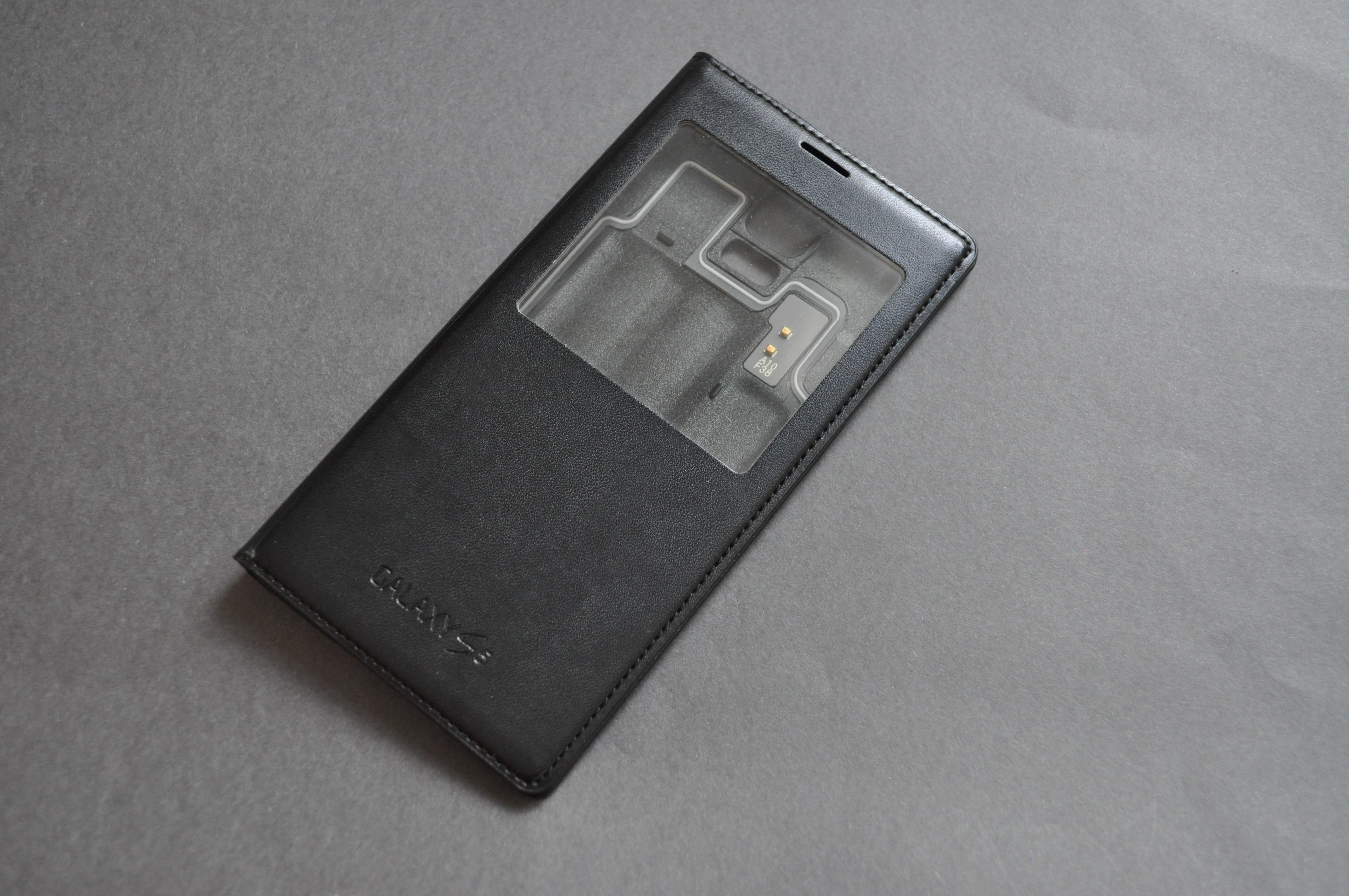 Neue und OVP Samsung Galaxy S5 Handytasche, Ledertasche, Klapptasche in schwarz