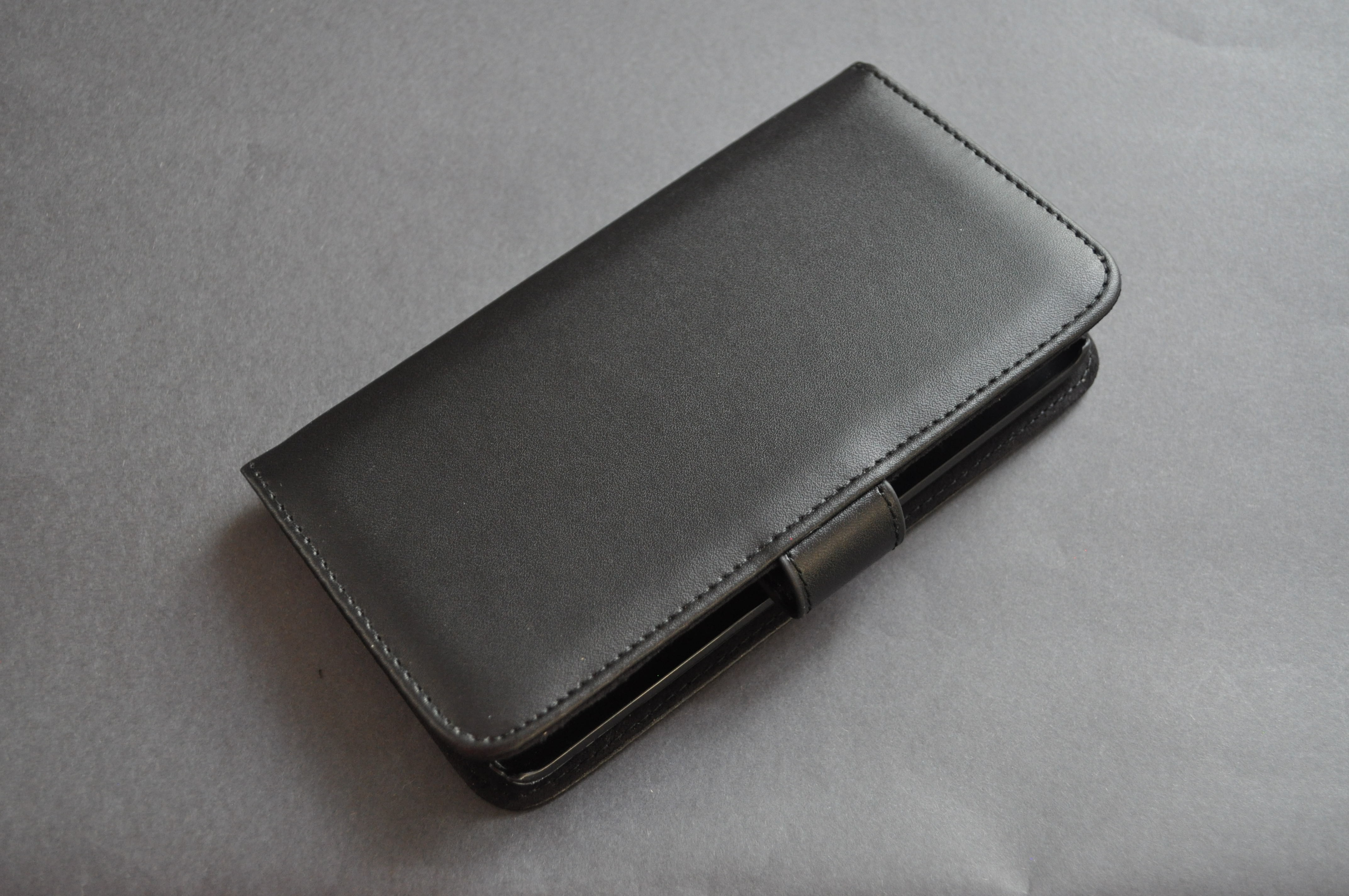 Neue und OVP Samsung Note N91500 Handytasche, Ledertasche, Klapptasche in schwarz