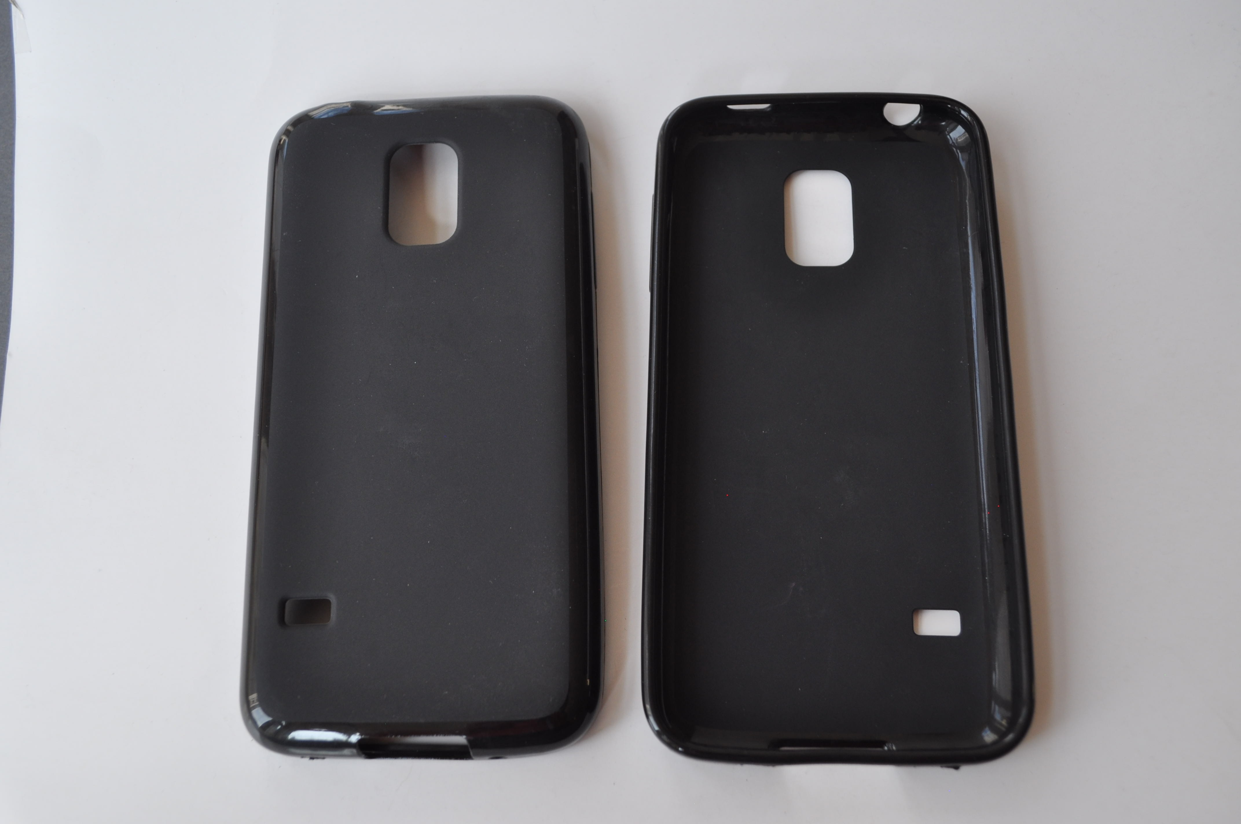 Neue und OVP Samsung Galaxy S5 mini Schutzhülle in schwarz